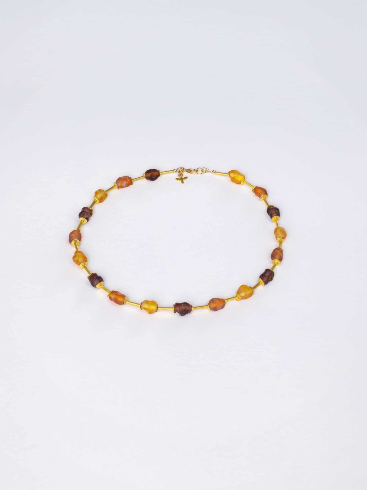 SAROCCA Glas Schmuck individuell nachhaltig Halskette orange braun gelb vergoldetes Silber