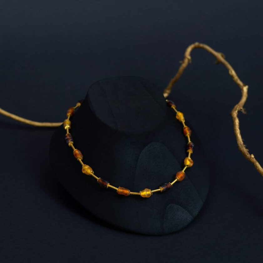 SAROCCA Glas Schmuck individuell nachhaltig Halskette orange gelb braun vergoldetes Silber