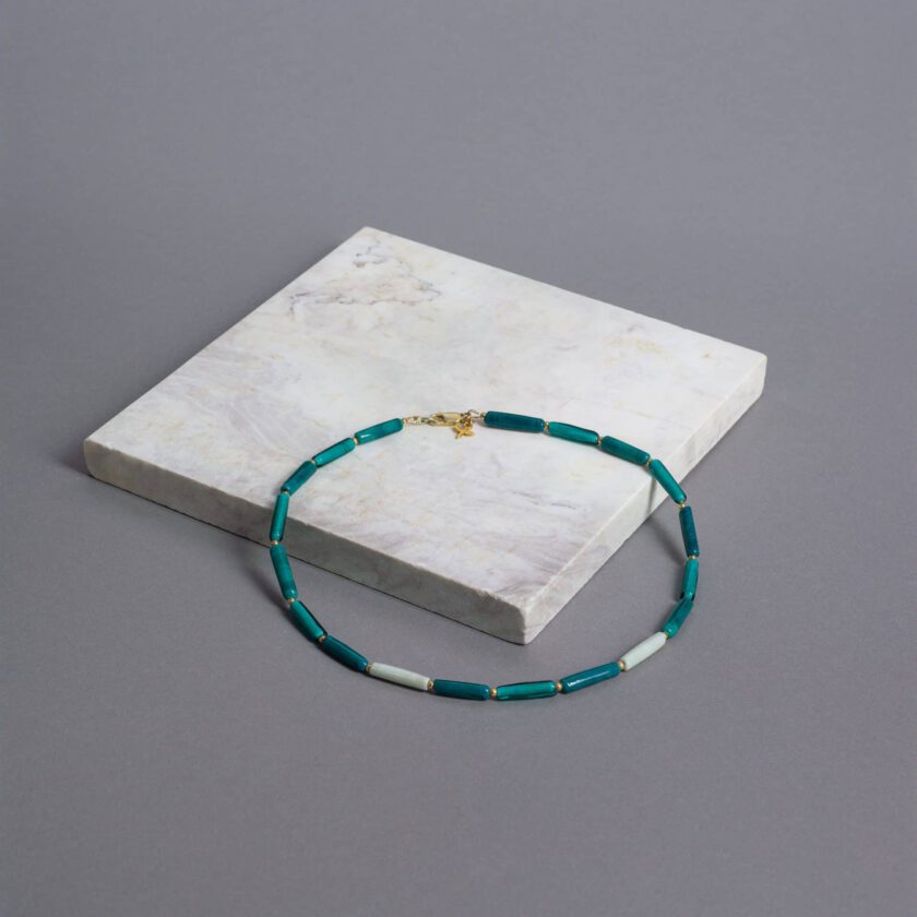 SAROCCA Glas Schmuck individuell nachhaltig Halskette grün vergoldetes Silber