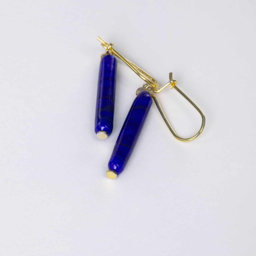 SAROCCA Glas Schmuck individuell nachhaltig Ohrringe blau vergoldetes Silber
